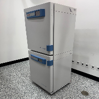 Thermo Forma Series 3 Water Jacketed Double Stack CO2 Incubator image 1